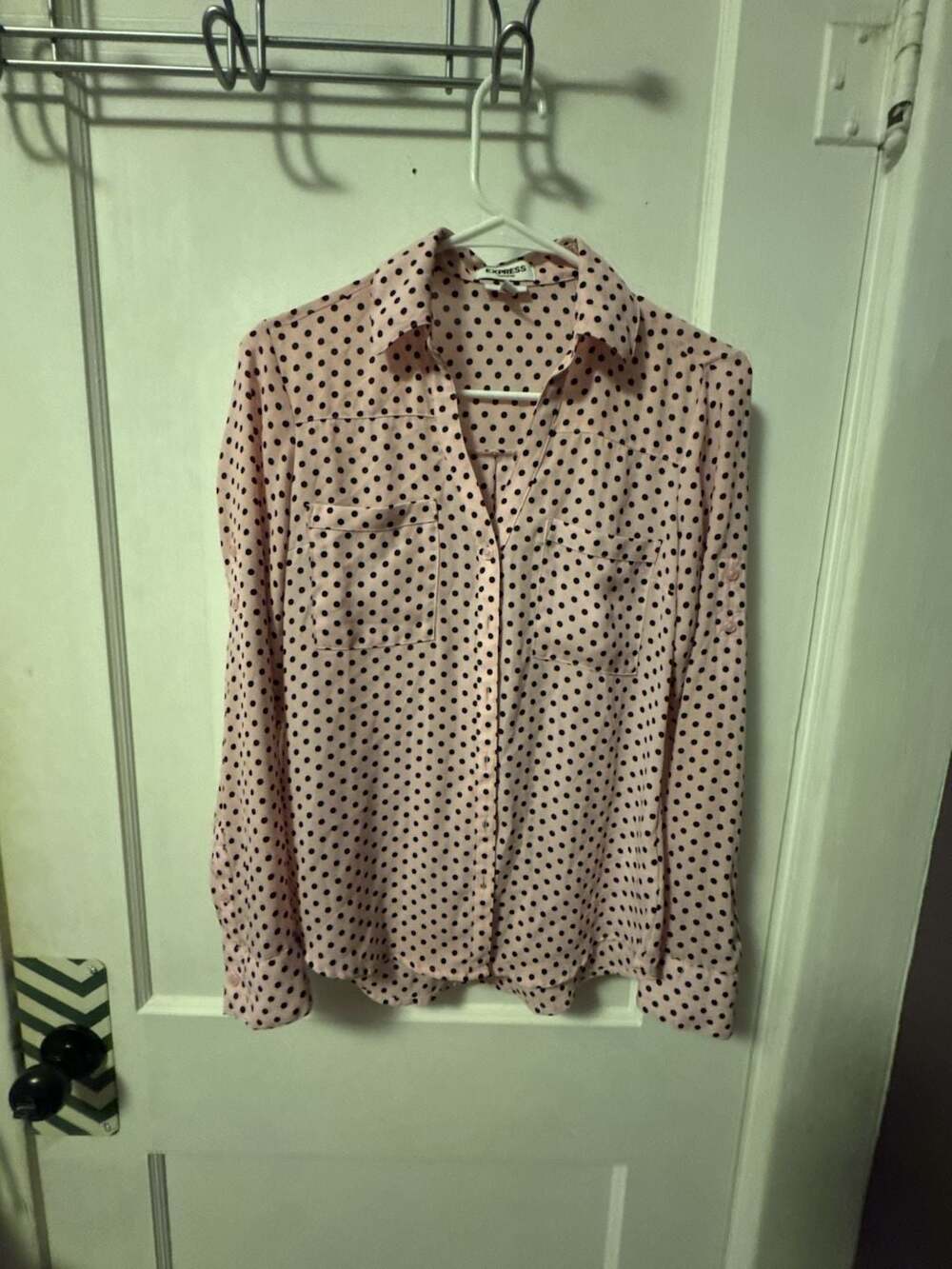 Express Portofino Slim Blouse Size XS Pink Black Polka Dot